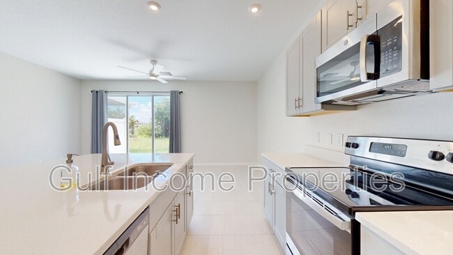 Building Photo - 10340 Oakside Dr