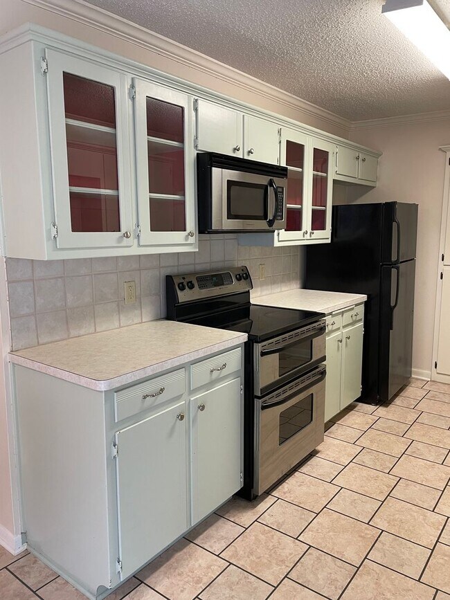 Building Photo - Available Now! Charming 2-Bedroom, 2-bath Landon Branch Townhome with Private Courtyard and Prime...