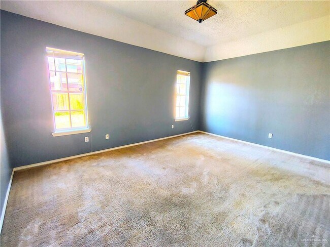 Building Photo - 17 Martin Ave