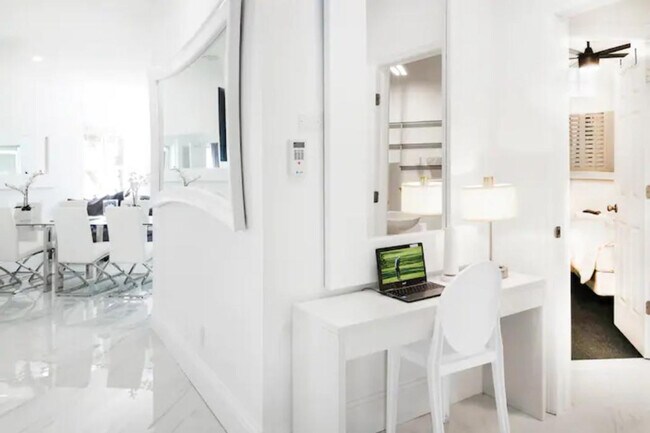 Building Photo - 1916 Perfect Dr