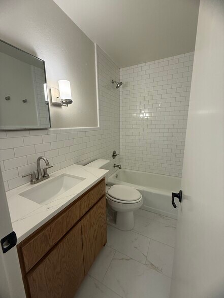 Building Photo - 1201 N Austin St