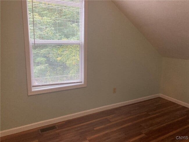 Building Photo - 313 High St