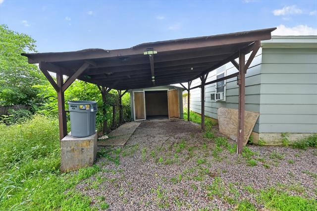 Building Photo - 208 D St