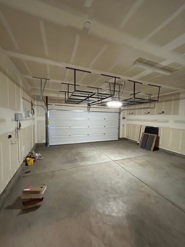 Building Photo - 1332 Renewal Ln