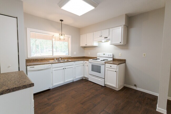 Building Photo - 1603 N Red Cedar Cir