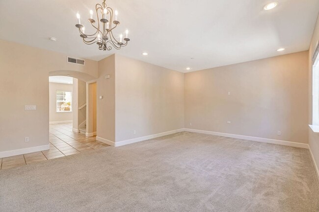 Building Photo - Remodeled Home in Communication Hill