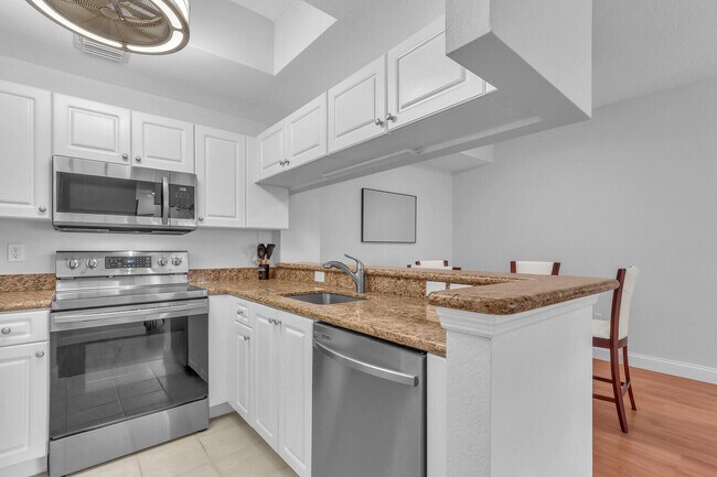 Building Photo - 2803 Sarento Pl