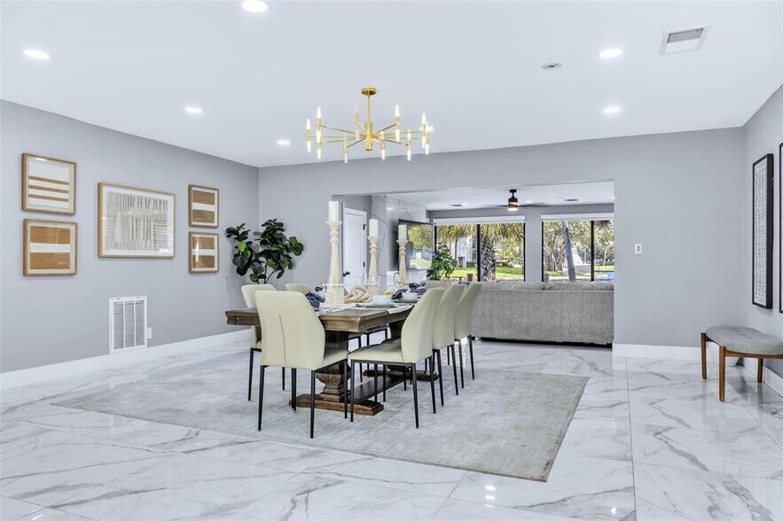 Building Photo - 1030 SW 14th Ter