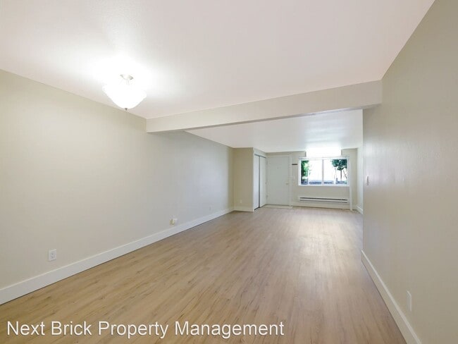 Building Photo - 4050 West Lake Sammamish Pkwy NE