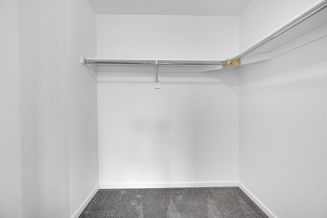 Building Photo - $3,125.00 - 4 Bedroom, 3.5 Bathroom, Singl...