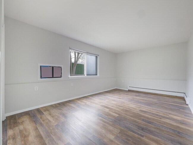 Building Photo - 27 Tanager Rd