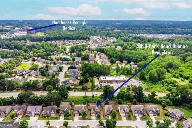 Building Photo - 5940 Park Bend Ave