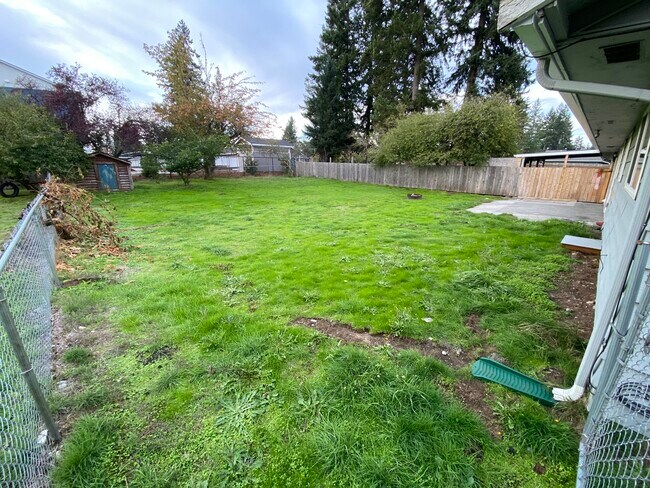 Building Photo - 309 Choker St SE