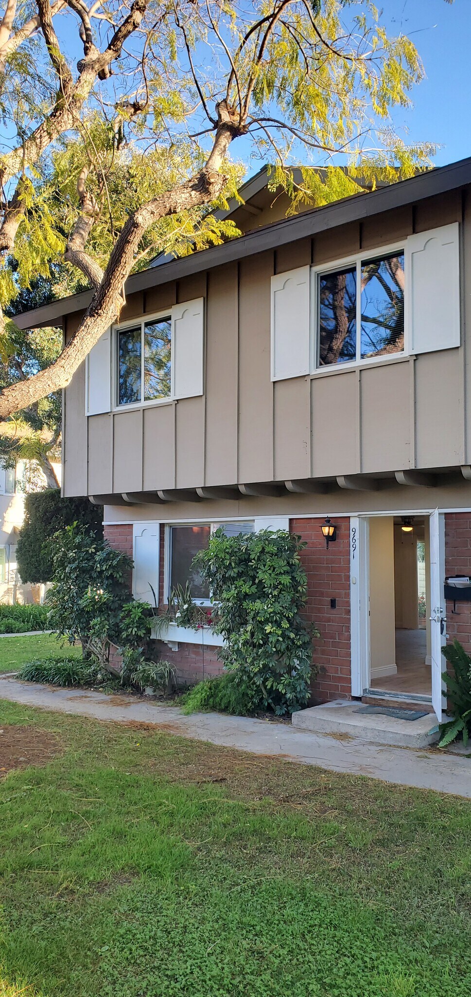 Building Photo - 9691 Durham Dr