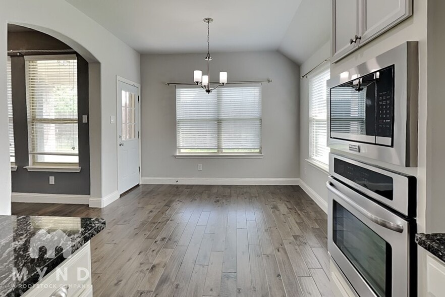 Building Photo - 1008 Rose Garden Dr