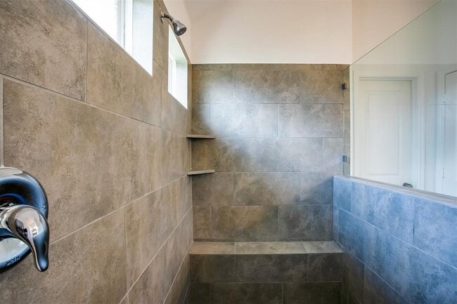 Building Photo - 105 Coronella Dr