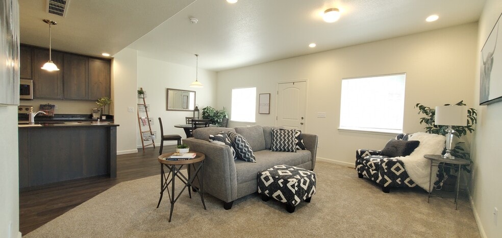 Living area - 4355 24th Street Rd