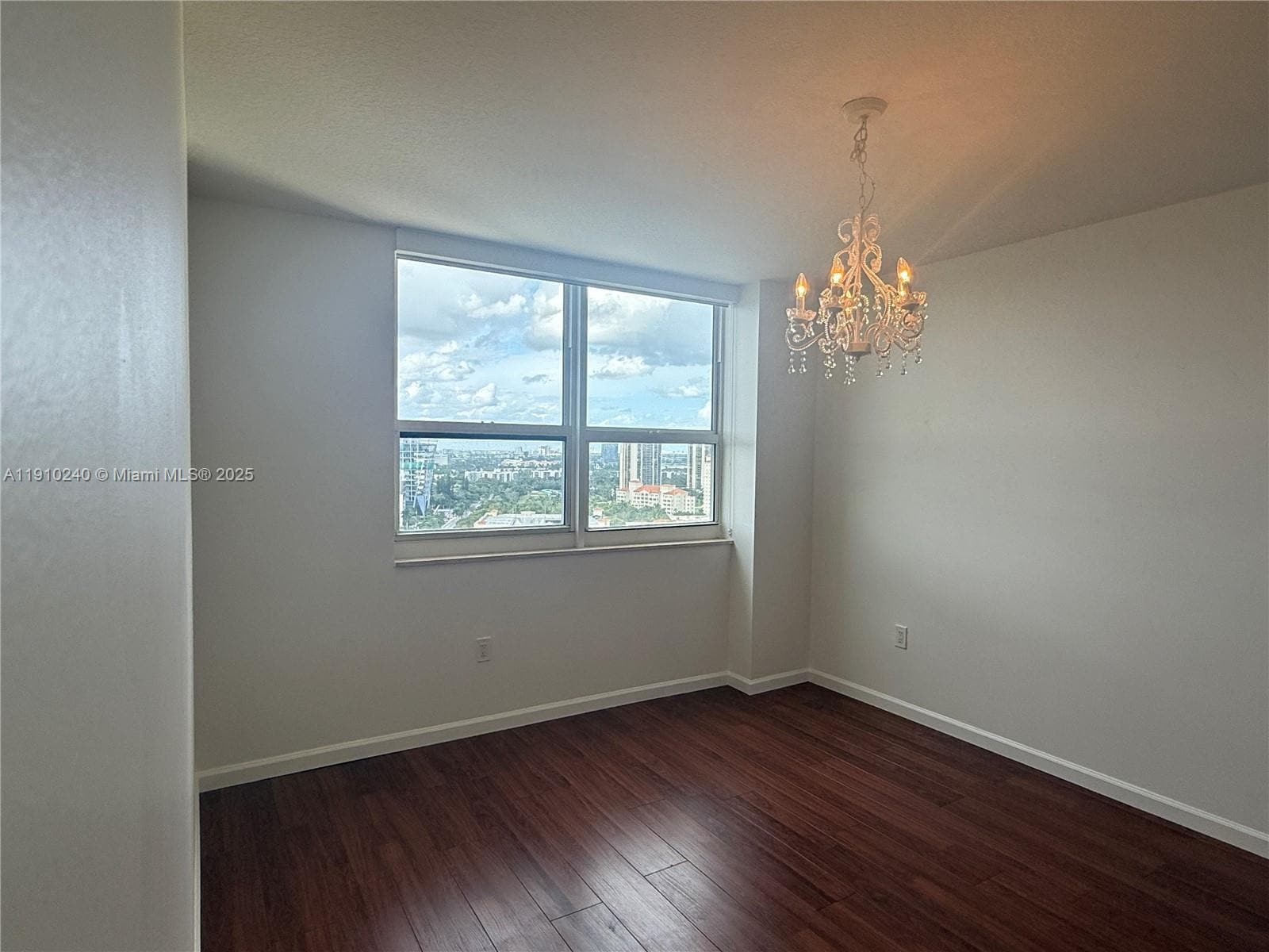 Building Photo - 19501 W Country Club Dr