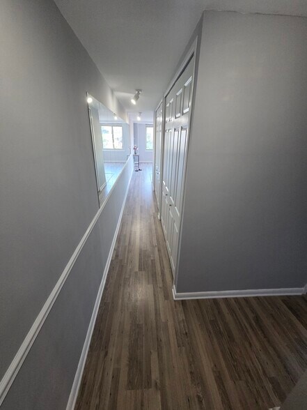 Condo Entrance - 4000 Tunlaw Rd NW