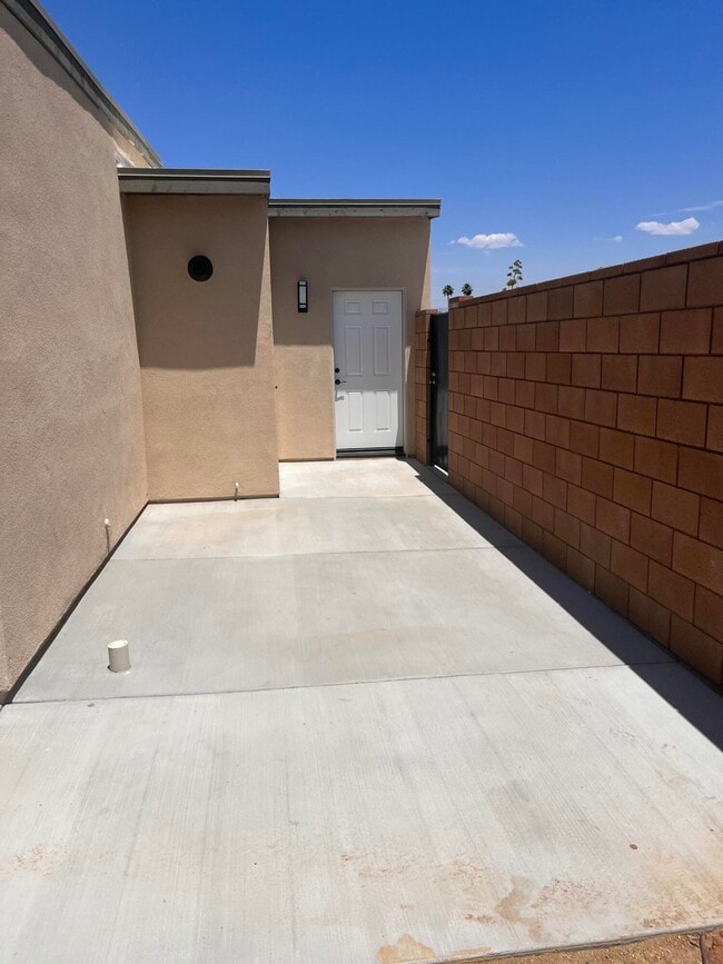 Building Photo - 67105 Mission Dr