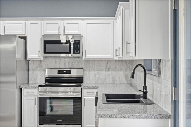 Building Photo - 38 Deer Ridge Rd