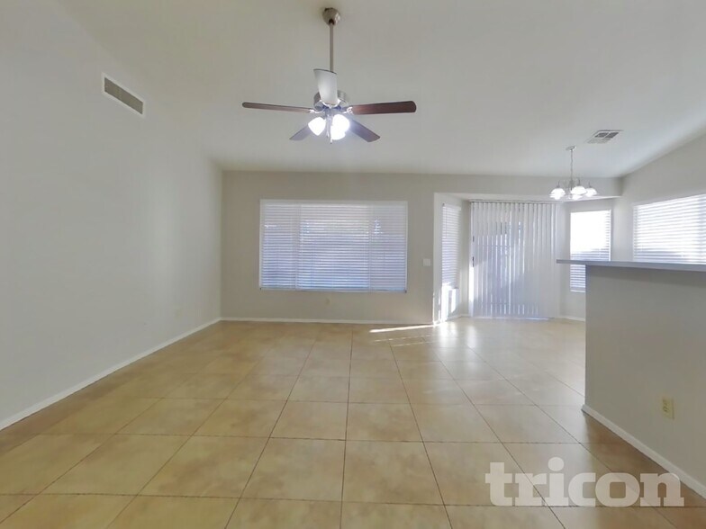 Building Photo - 17521 N 86th Ave