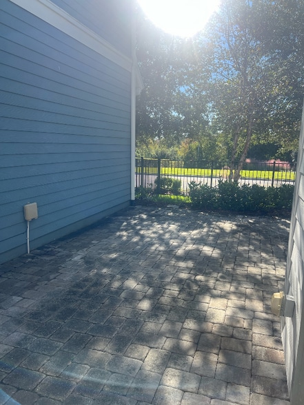 Building Photo - 7400 Beach Walk Pl