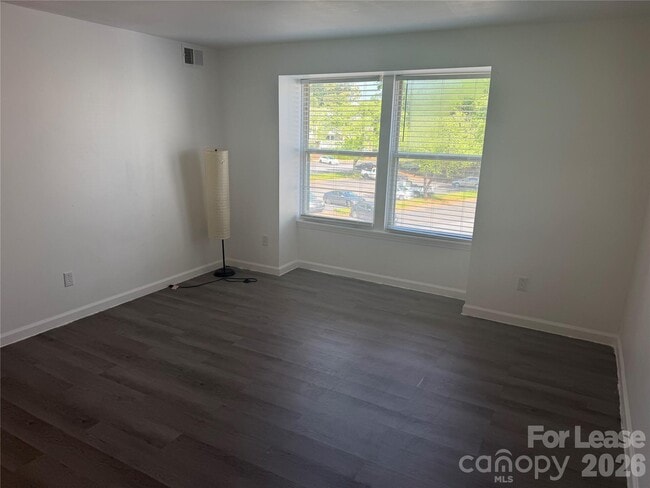 Building Photo - 9333 Old Concord Rd