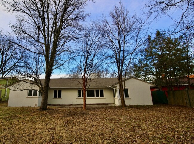 Building Photo - 3191 E Broad St