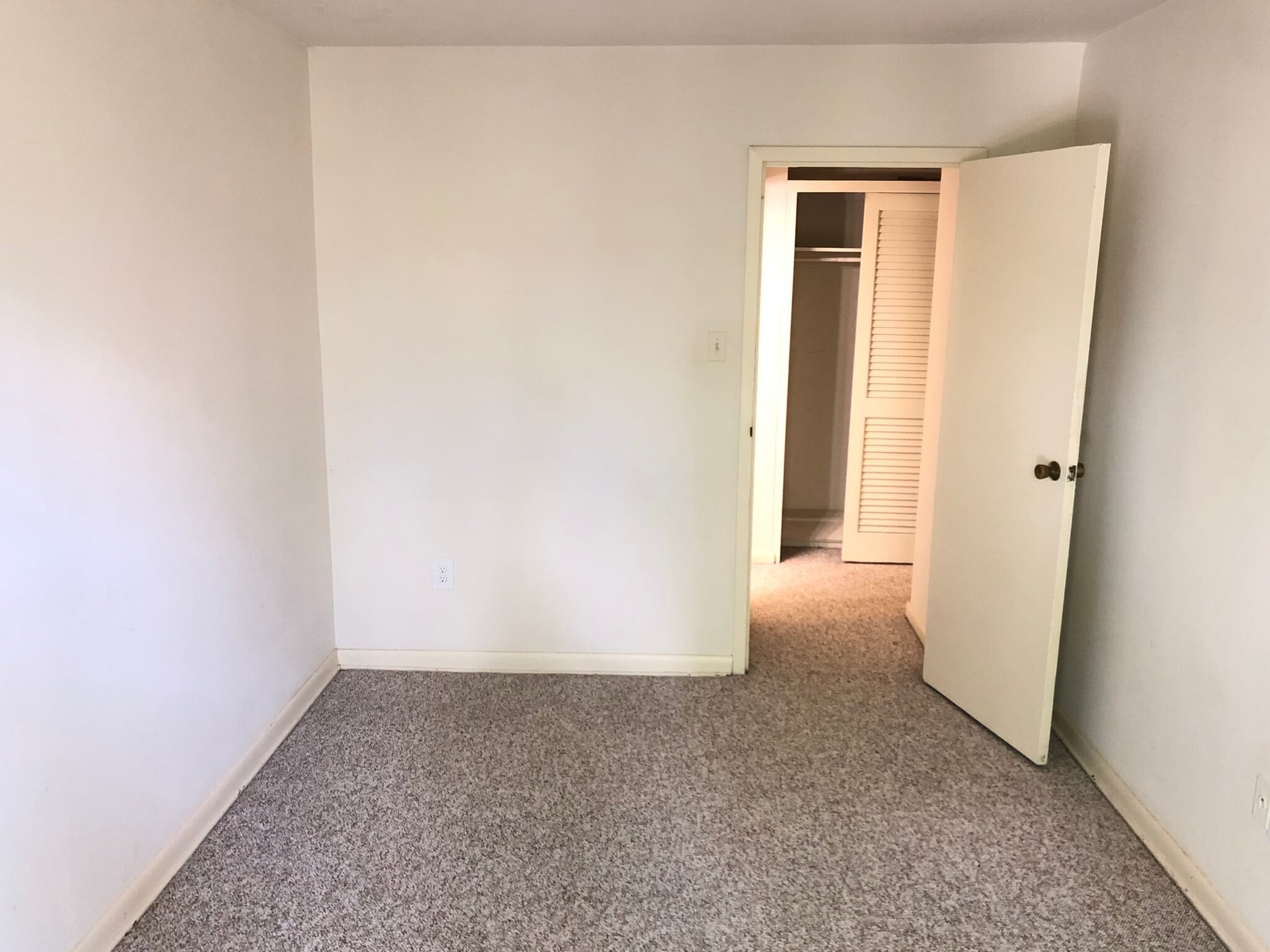 Bedroom - 950 25th St NW