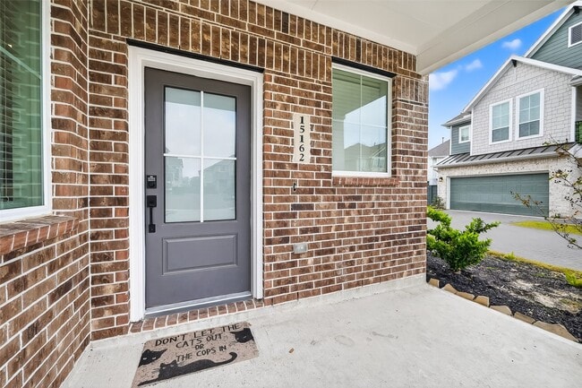 Building Photo - 15162 Post Oak Fls Dr