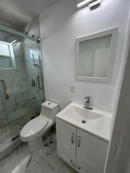 Building Photo - 4350-4352 SW 62nd Ave