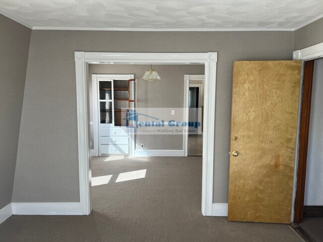 Building Photo - 12 Grove St