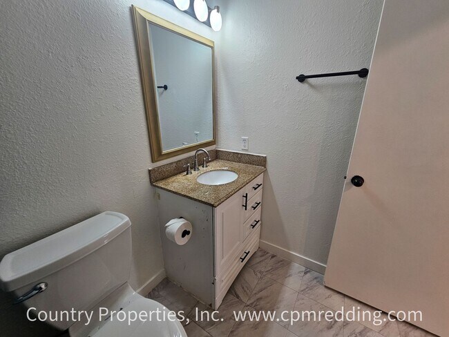 Building Photo - Spacious 3-Bedroom House with Gated Pool i...