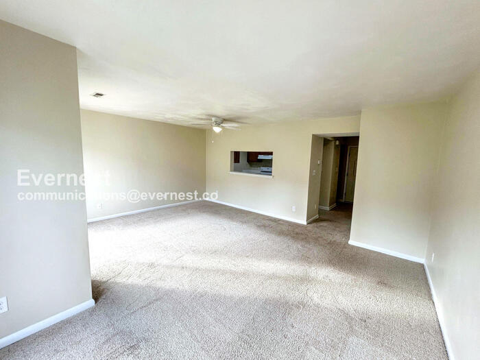 Building Photo - 3821 Staffordshire Ln