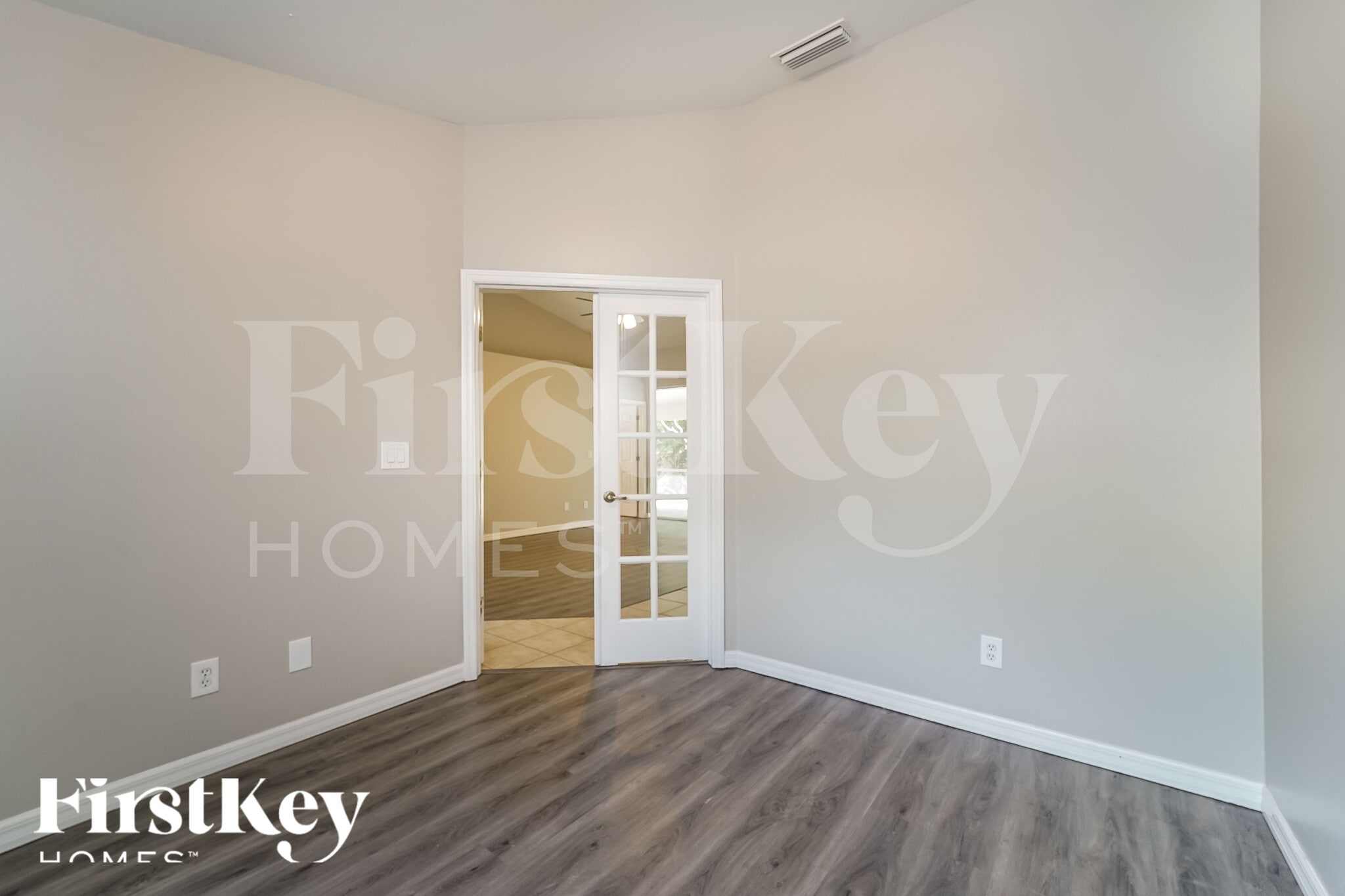 Building Photo - 1570 Waldorf Dr