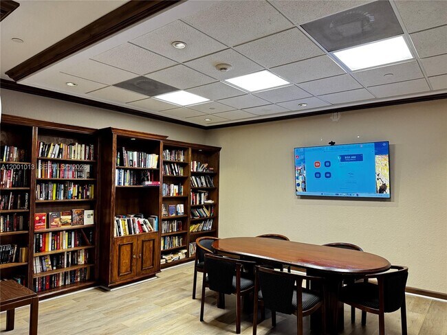 Building Photo - 18151 NE 31st Ct