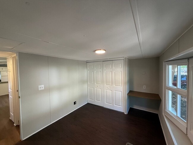 Building Photo - 2 bedroom 2 full bath single wide trailer