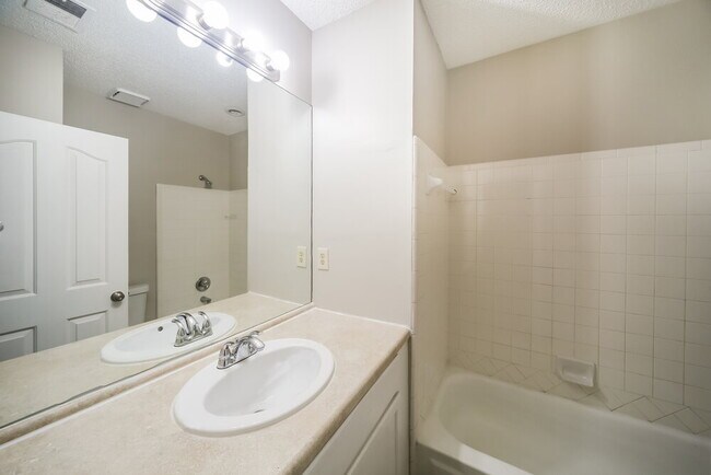 Building Photo - 760 Overcup Oaks Cove