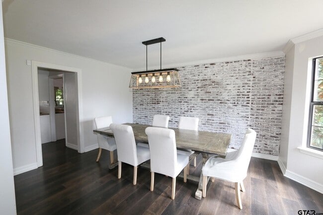 Building Photo - 18751 Ridgeline Rd