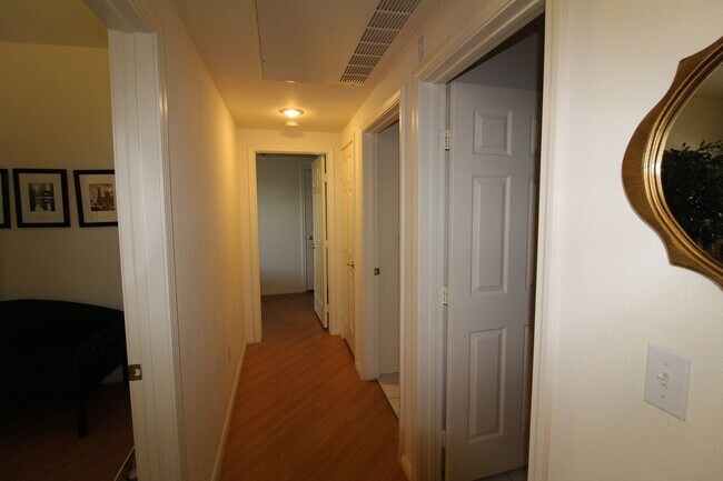 Building Photo - SHOWINGS AVAILABLE NOW