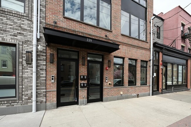 Building Photo - 339 Palisade Ave