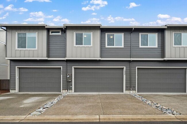 Building Photo - 18006 NE 47th Ave