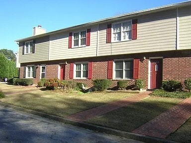 Building Photo - 2220 Kings Gate Cir