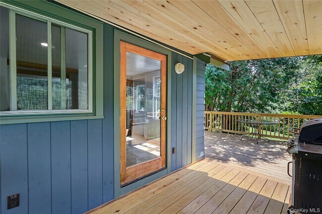 Building Photo - 222 Bog Hollow Rd