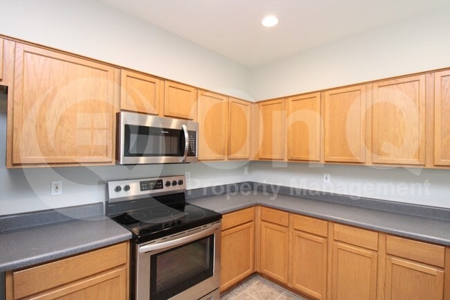 Building Photo - 2020 N Holguin Way