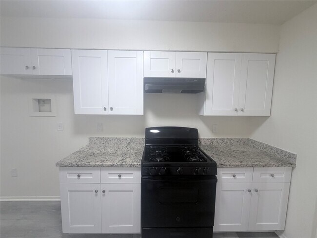 Building Photo - 8119 Knightwood Forest Dr