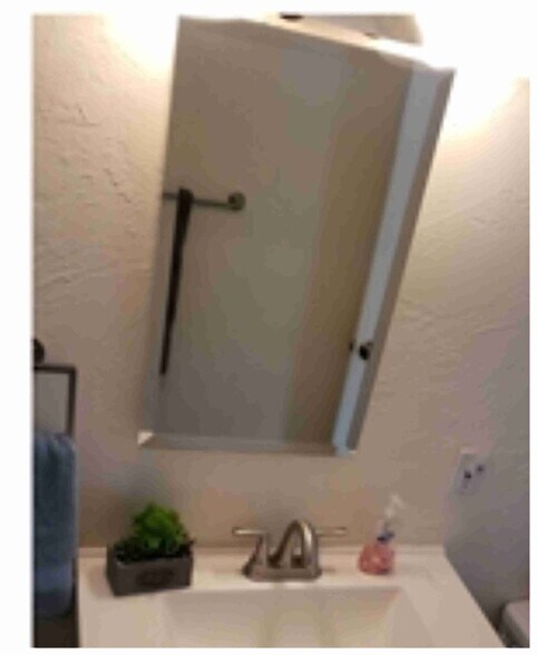 Building Photo - 72675 Sullivan Rd