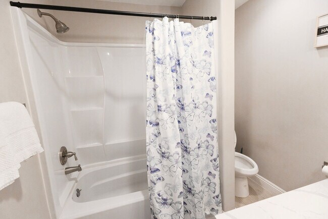 Building Photo - 8354 Adams St