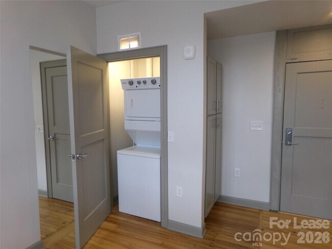 Building Photo - 197 N 2nd St